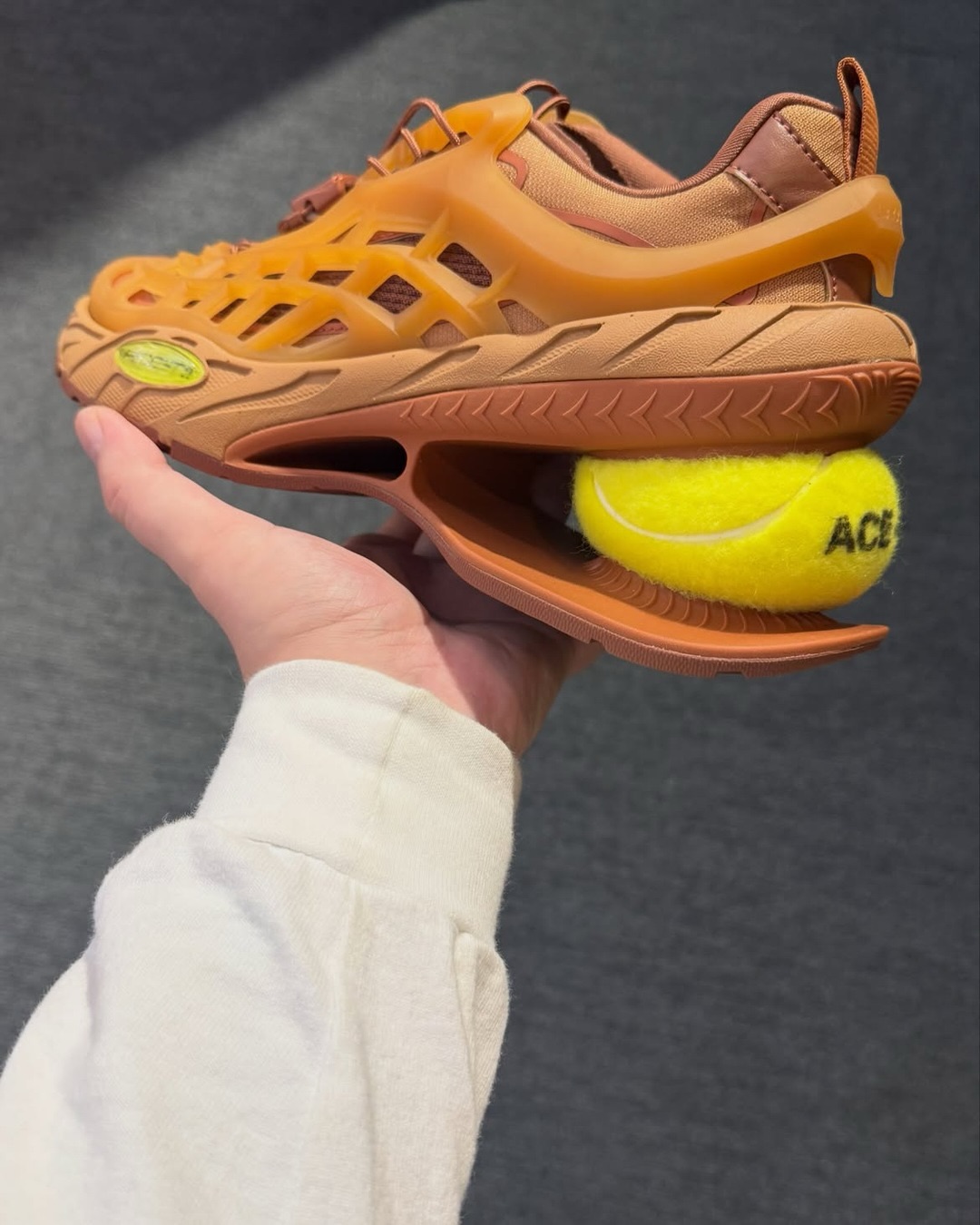 Lacoste Ace T1 sneaker detail